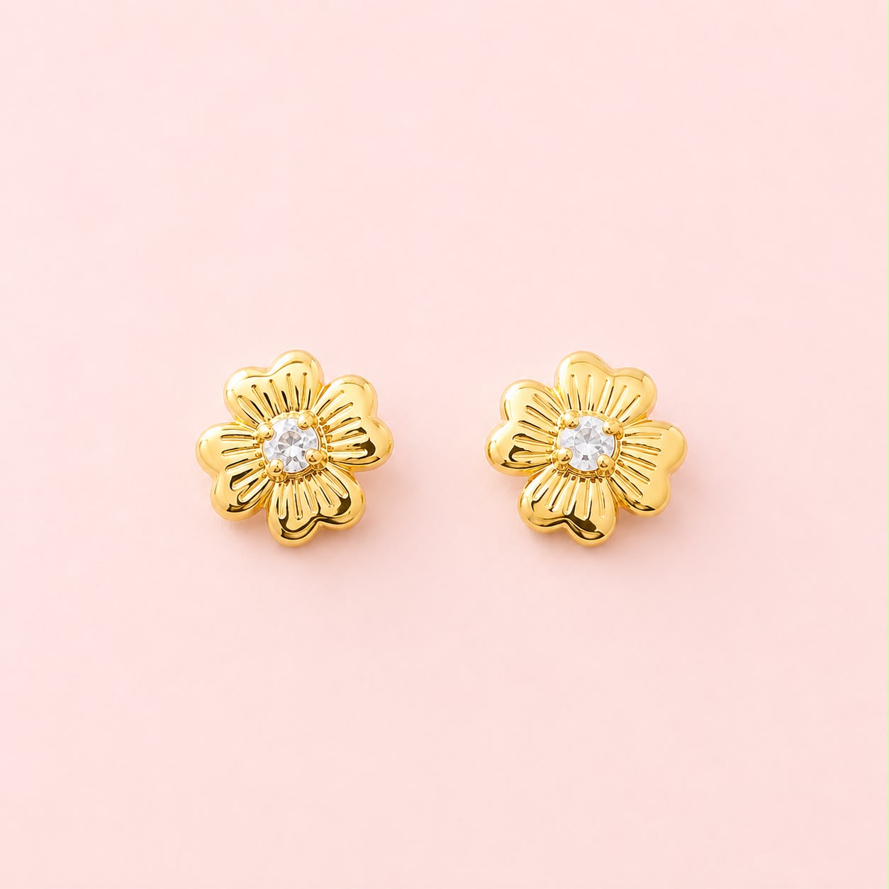 Brinco Mini Flor c/ Zirconia