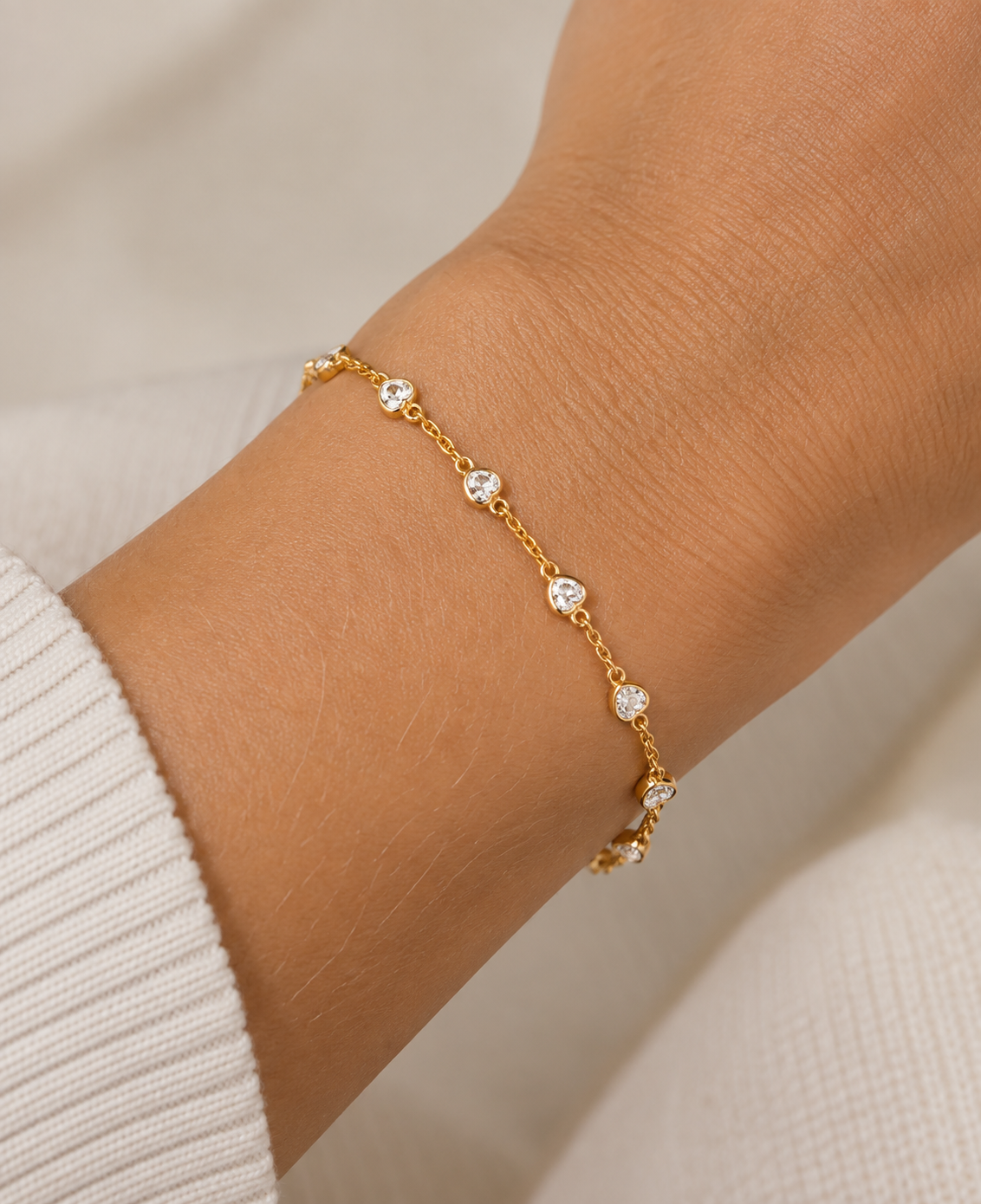 Pulseira corações de zircônia Bruna Semijoias