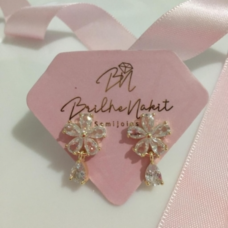 Brinco Flor em Cristais com Gota de Zirconia Banhado a Ouro 18k