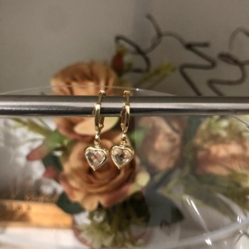 Brinco Argolinha Com Coração Cristal Banhado a Ouro 18k