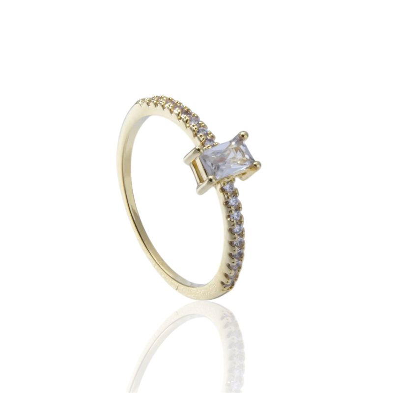 Anel Solitário Cravejado com Zircônia Retangular Banhado a Ouro 18k