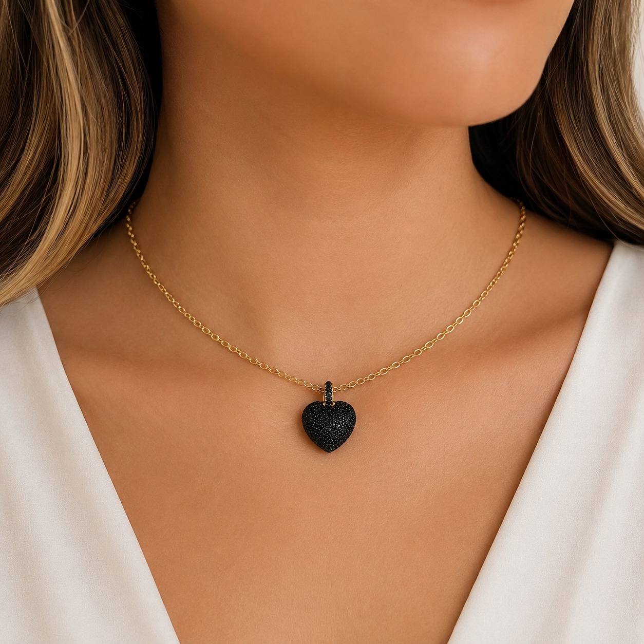 Colar Coração Cravejado Preto e Rosa