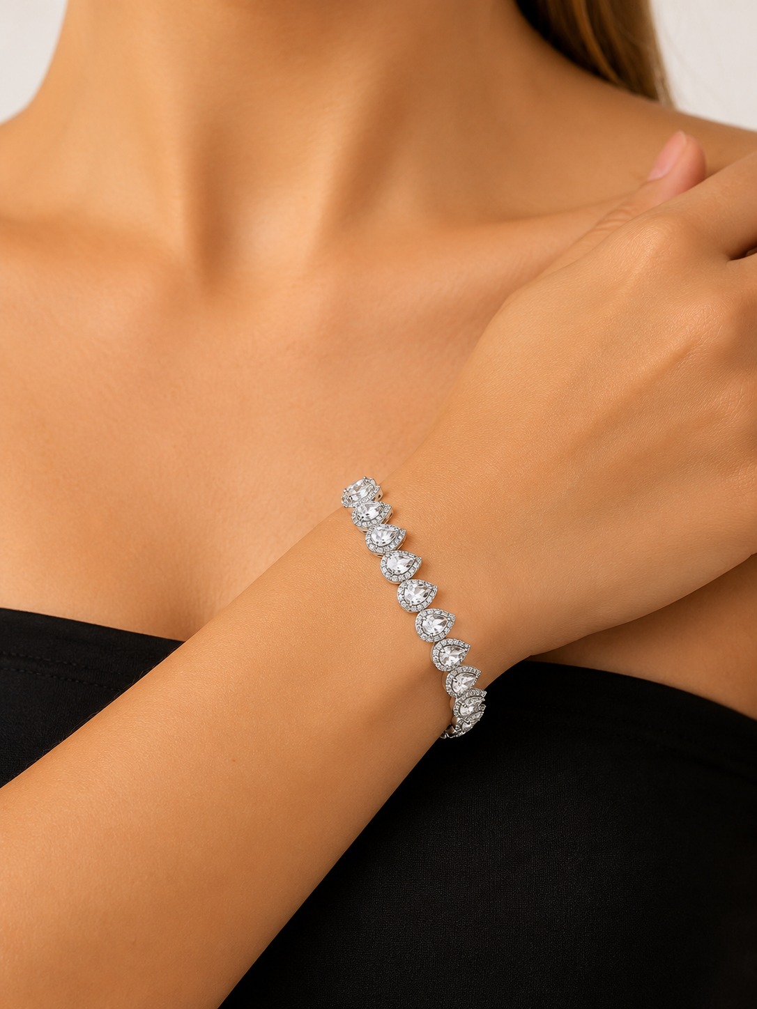 Pulseira Gotas Cravejadas Banho de Prata