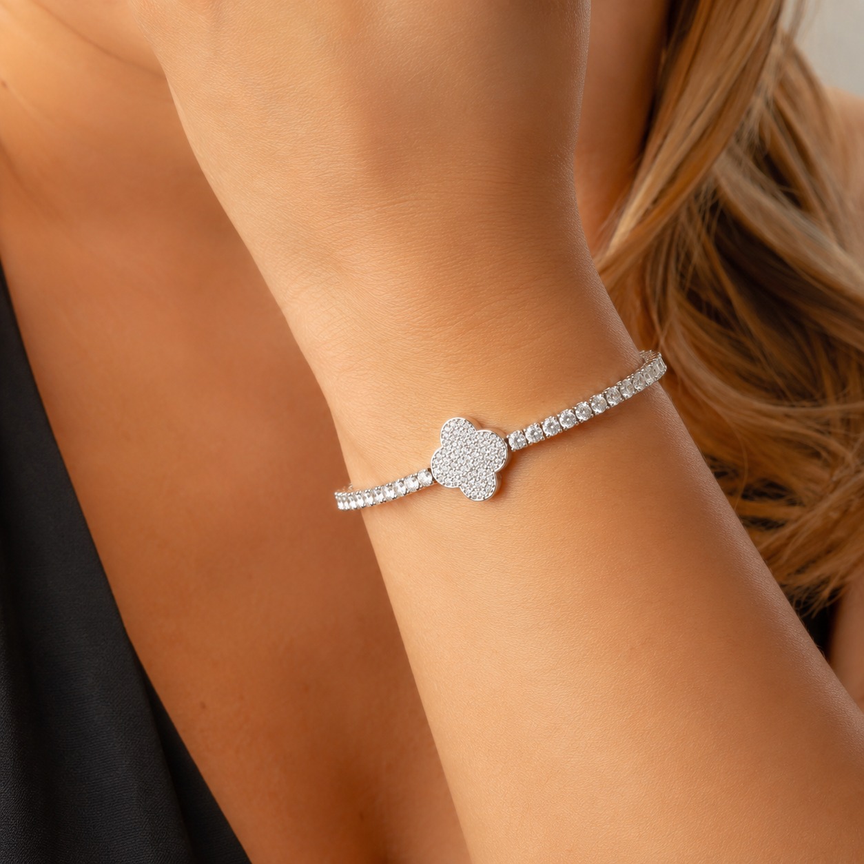 Pulseira Trevo Cravejado Banhado a Prata