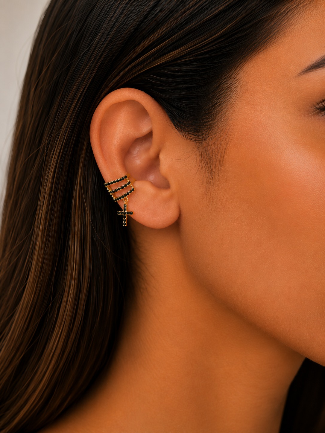 Piercing Fake Black com Cruz Cravejada