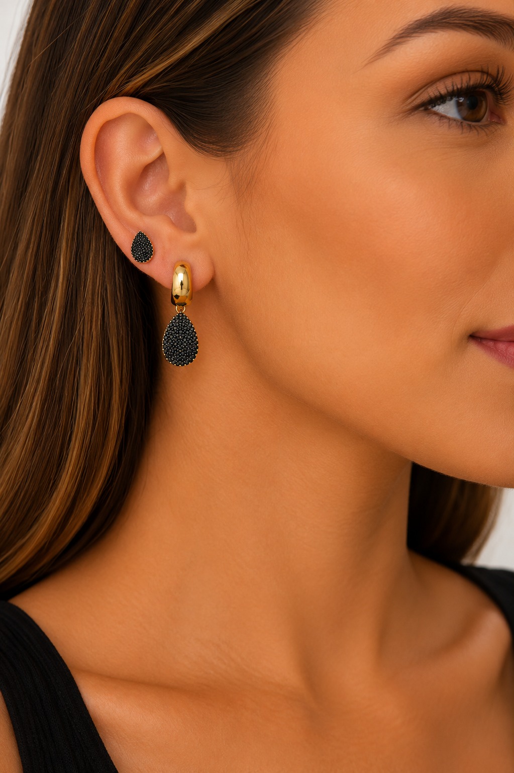 Brinco Duplo Gota Cravejada Black Dourado.
