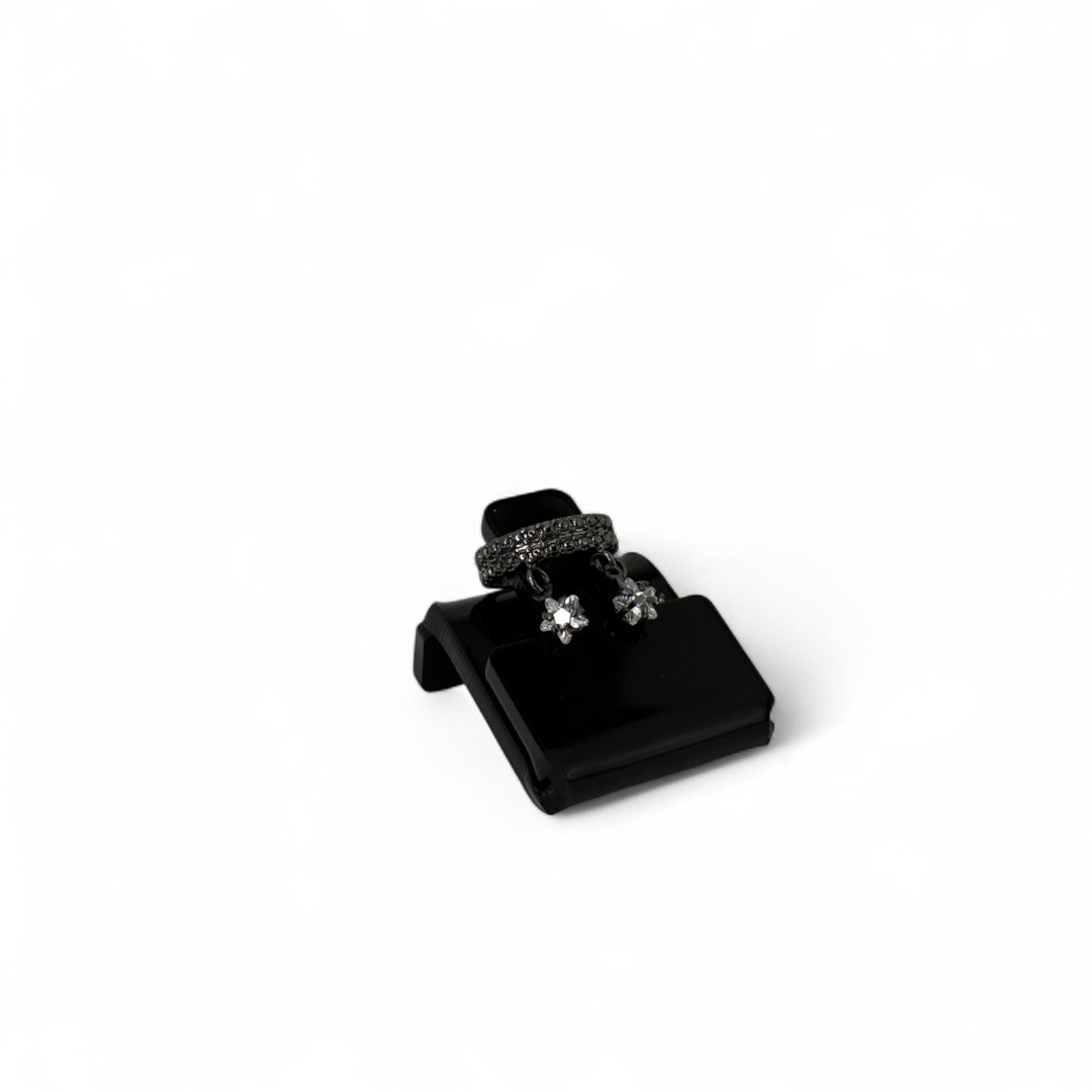 PIERCING FAKE ESTRELAS PENDURADAS ZIRCONIA - BANHADO A RÓDIO NEGRO