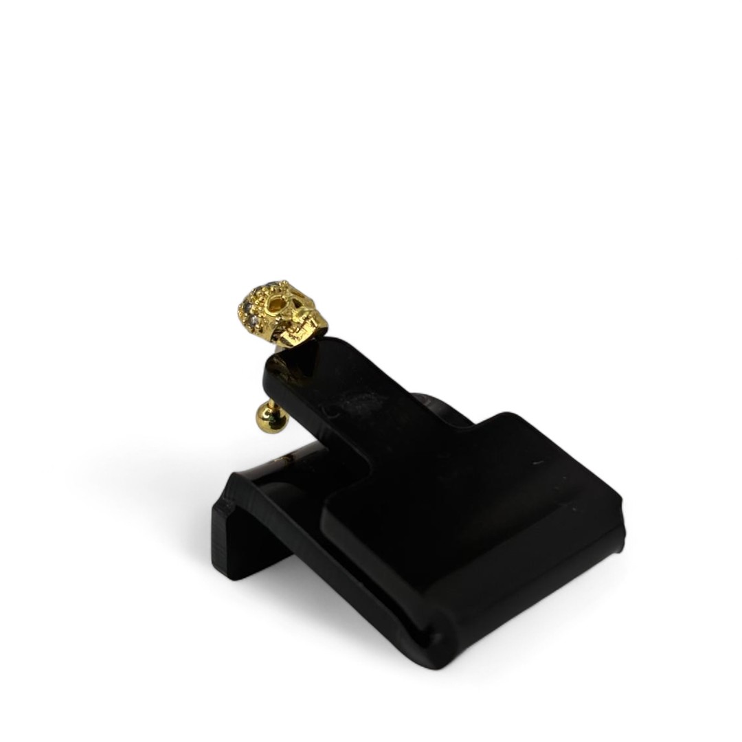 PIERCING PINO CAVEIRA CRAVEJADA - BANHADO A OURO 18K