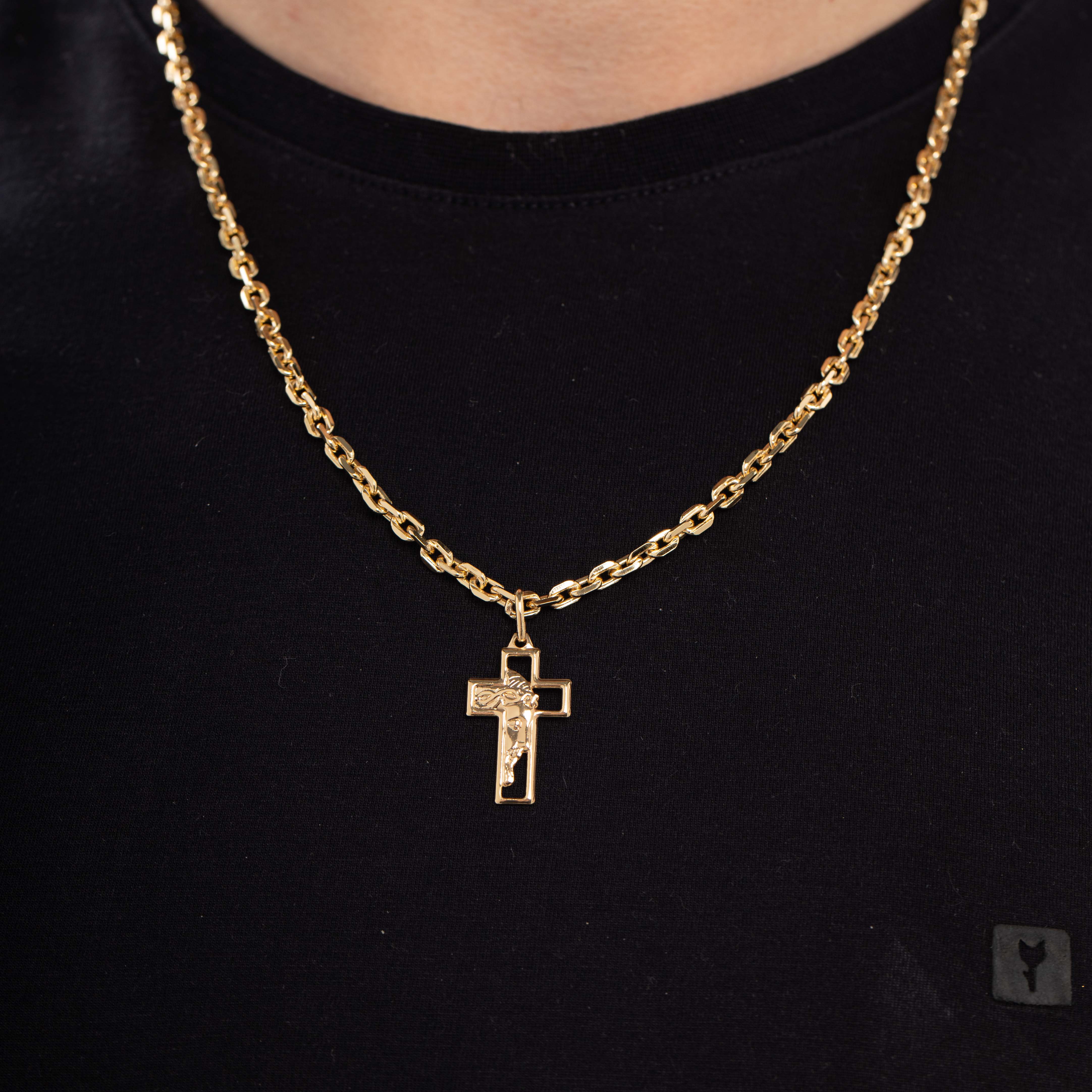PINGENTE CRUCIFIXO MÉDIO COM  JESUS CRISTO CRUCIFICADO - BANHADO A OURO 18K