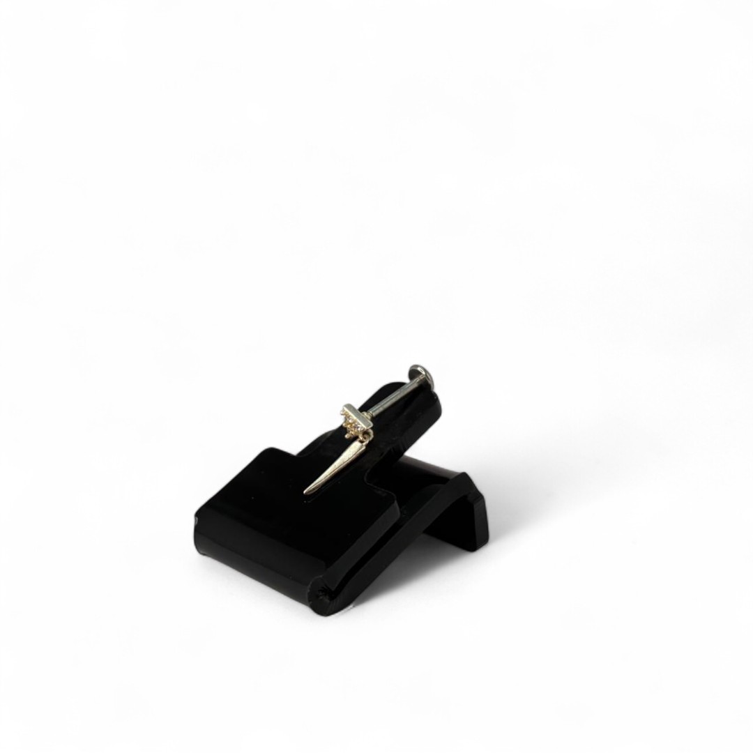 PIERCING PINO TRIANGULO CRAVEJADA COM DETALHE PENDURADO PINO  9MM -PRATA 925