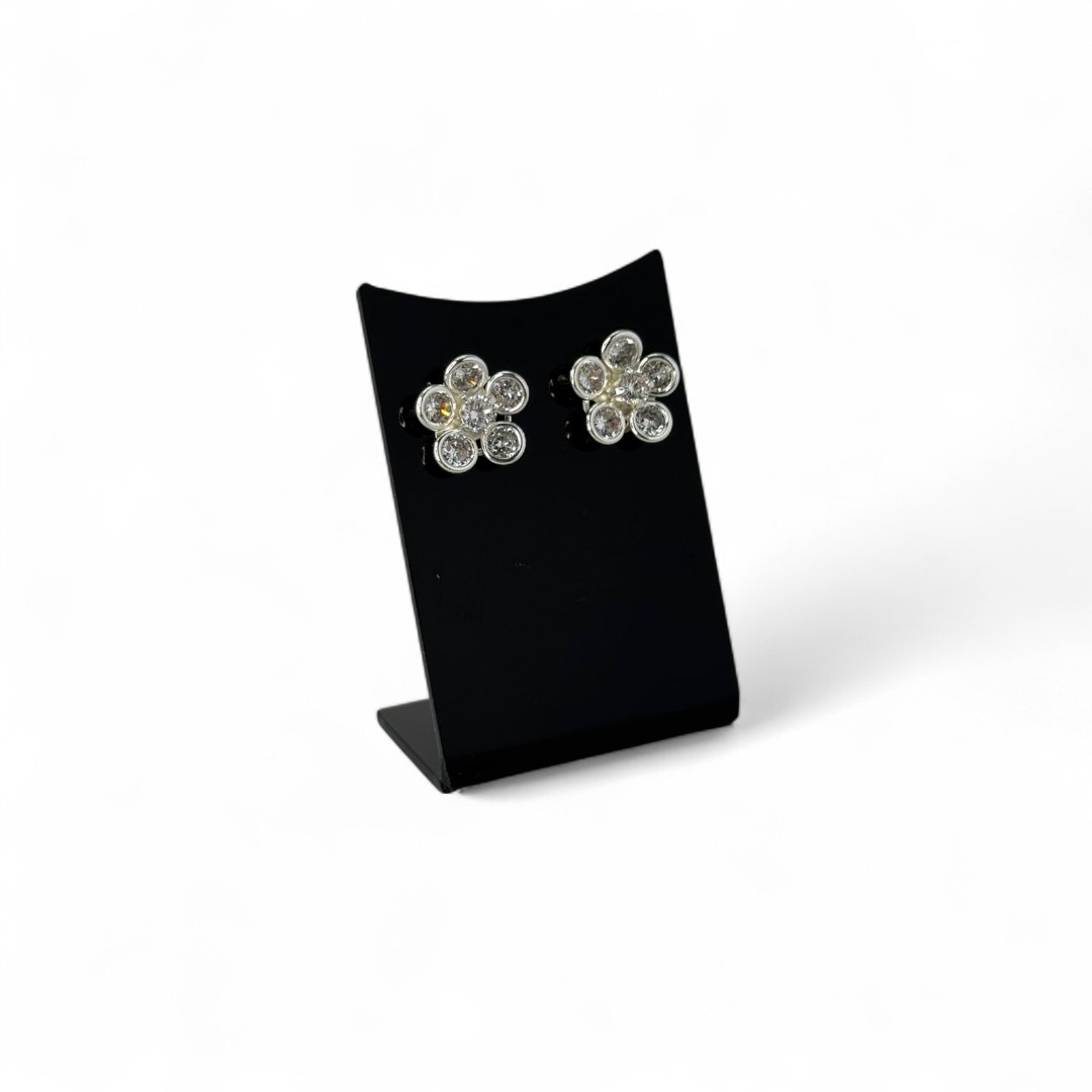 BRINCO FLOR MÉDIA COM ZIRCONIA CRISTAL - BANHADO A PRATA 925
