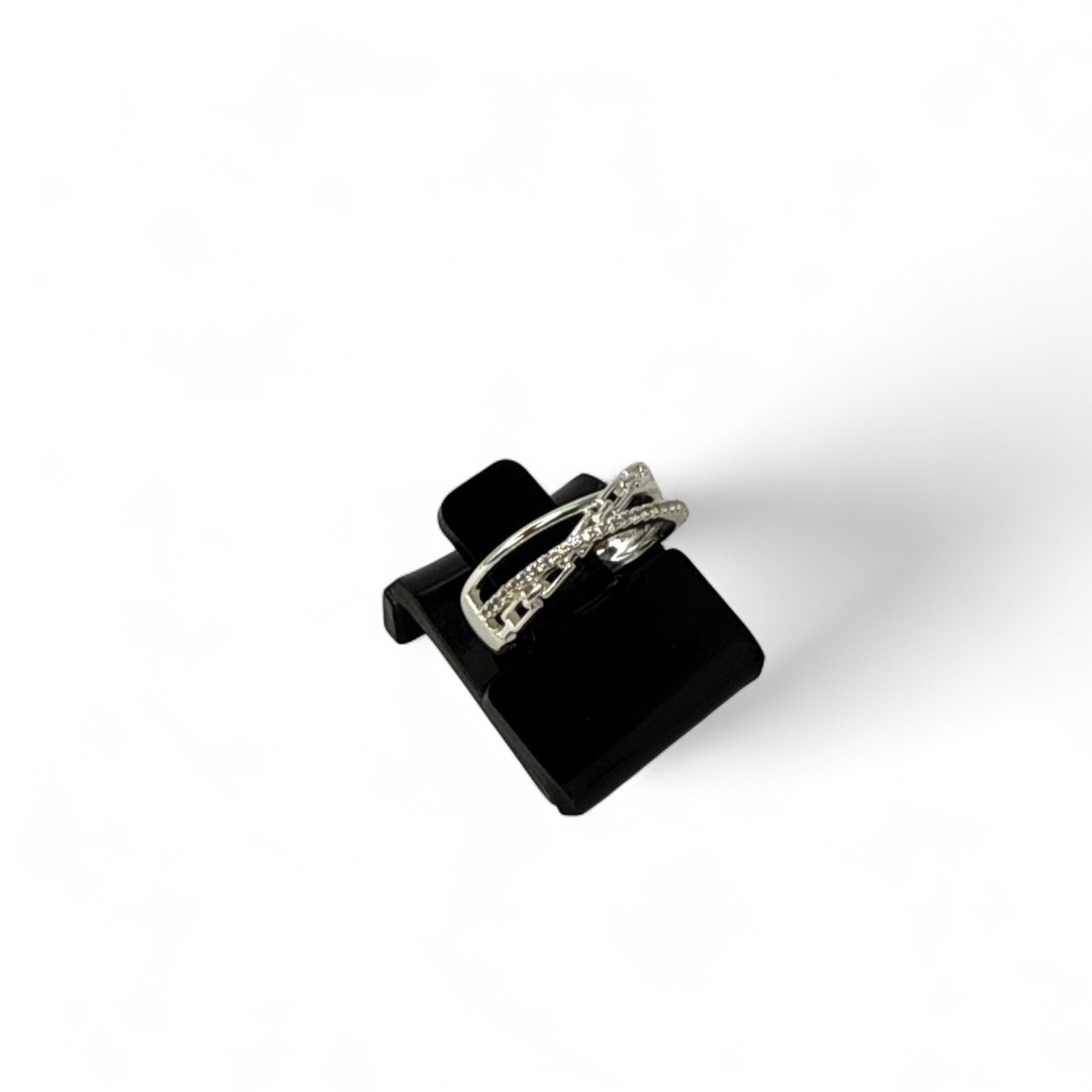 ANEL REGULAVEL X COM ZIRCONIA + DETALHE EM CORRENTE - BANHADO A PRATA 925