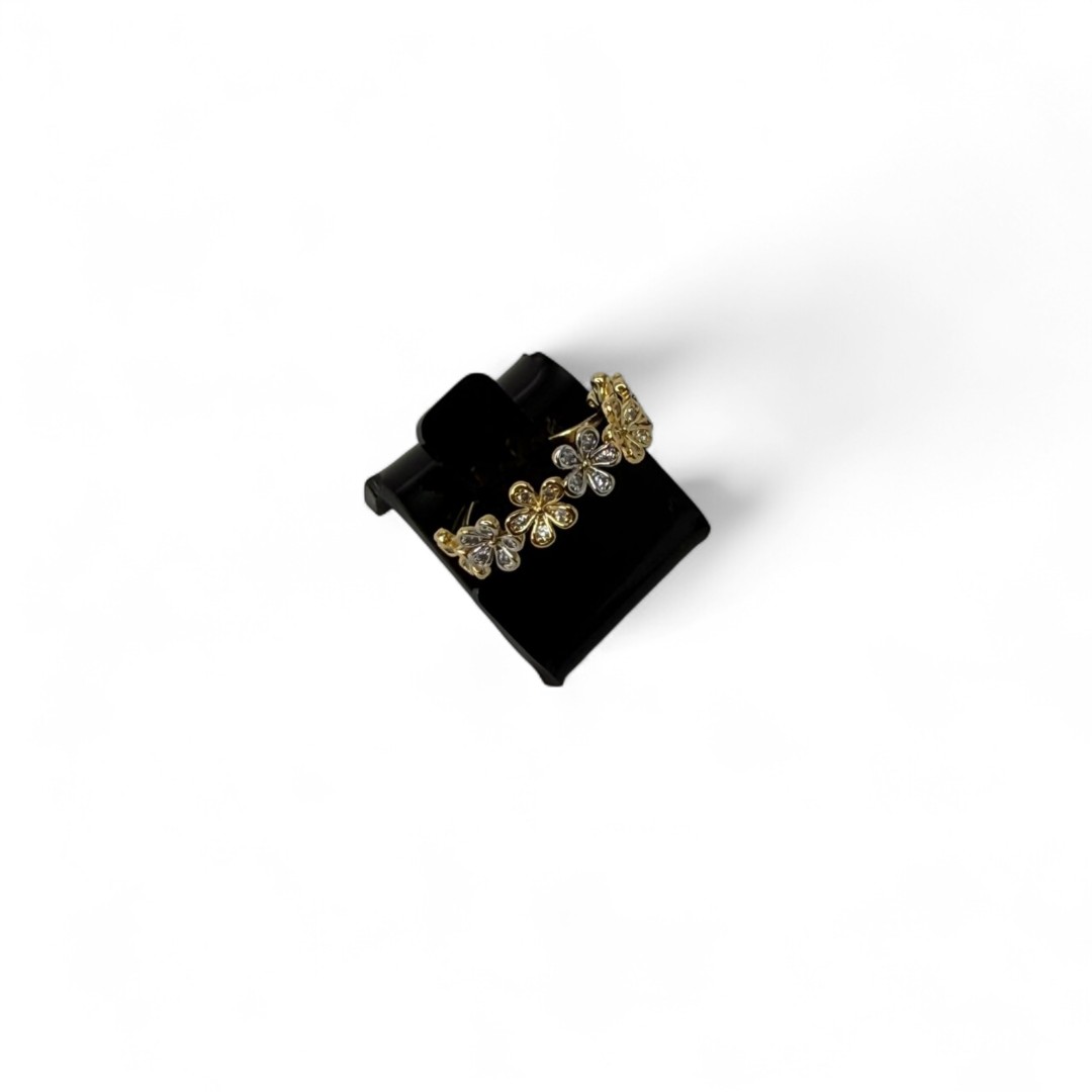 ANEL REGULAVEL 7 FLORES LADO A LADO CRAVEJADO COM ZIRCONIA CRISTAL - BANHADO A OURO 18K