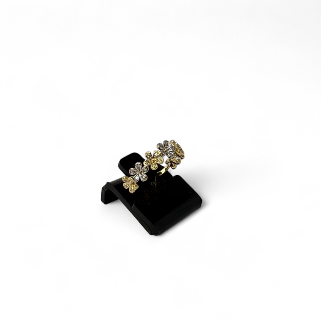 ANEL REGULAVEL 7 FLORES LADO A LADO CRAVEJADO COM ZIRCONIA CRISTAL - BANHADO A OURO 18K