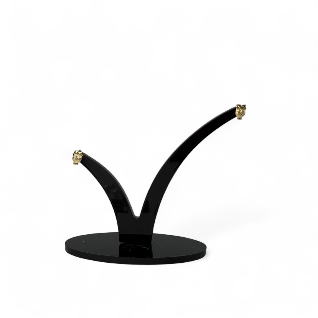 BRINCO PEQUENO CORUJA LISO  - BANHADO A OURO 18K