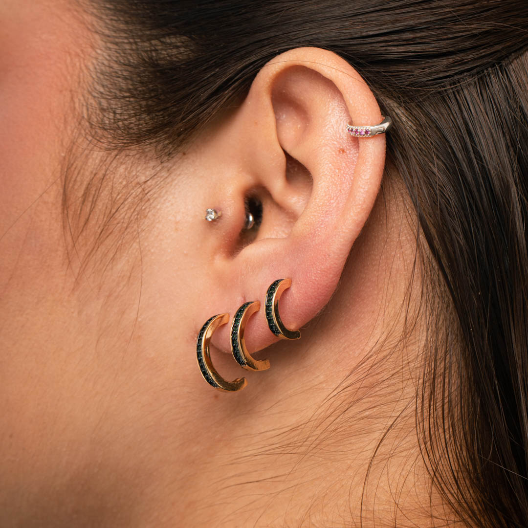 BRINCO ARGOLA 1 FILEIRA ZIRCÔNIA VERDE DE TARRACHA MÉDIA - BANHADO A OURO 18K