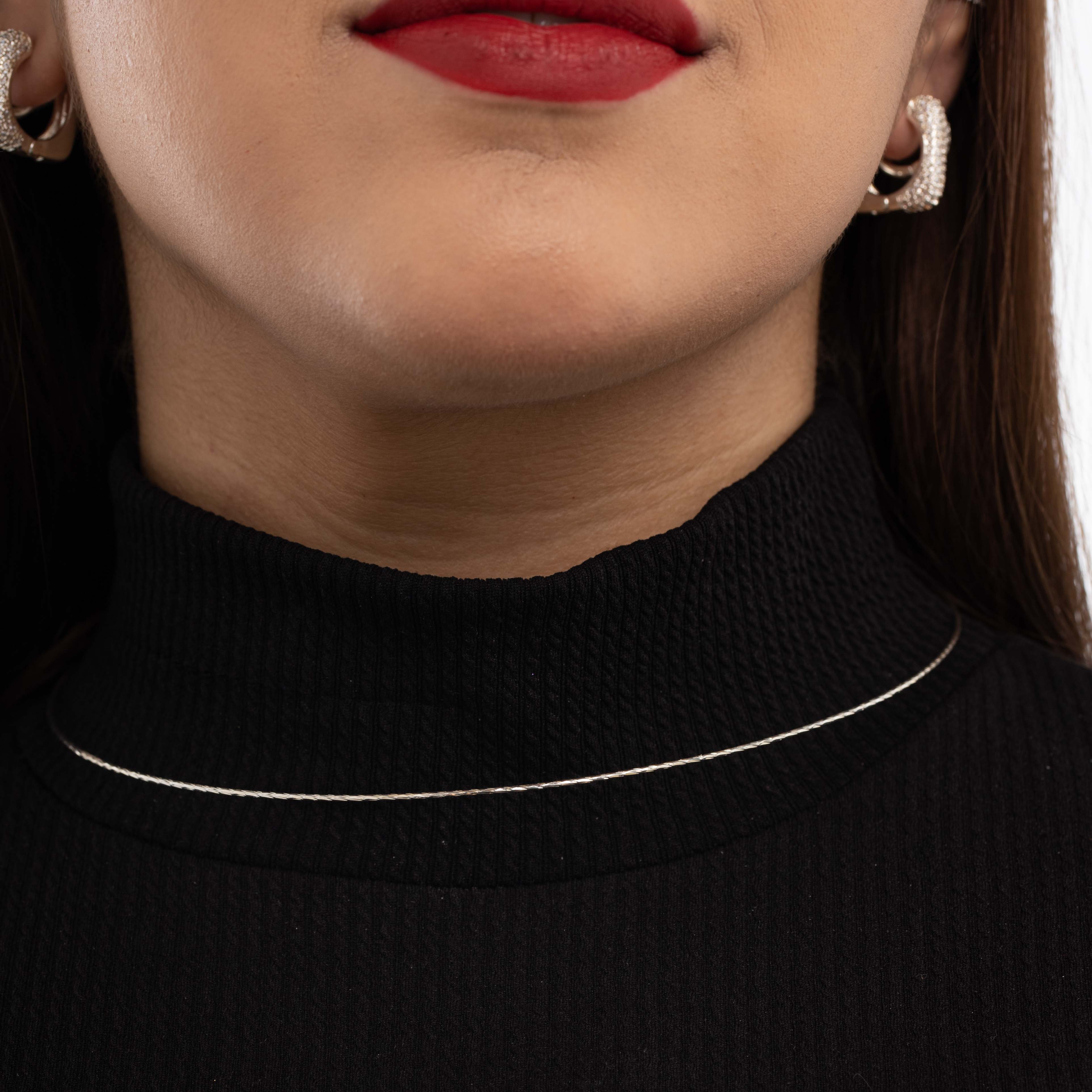 CHOKER RÍGIDO LISO TORCIDO SIMPLES     - BANHADO A PRATA 925