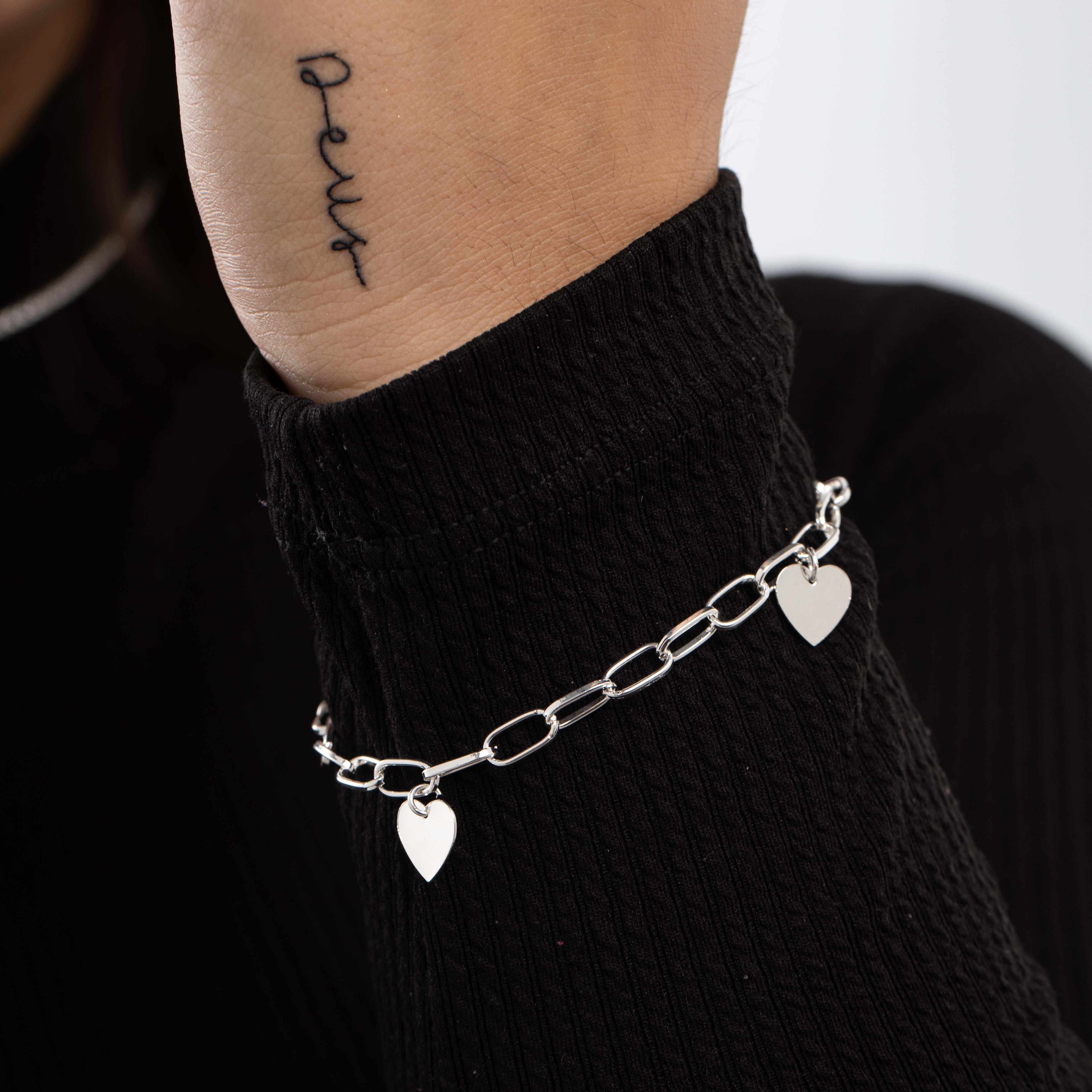 PULSEIRA ELO CARTHIE LARGO COM CORAÇOES EM CHAPA LISO E FECHO MOSQUETÃO OU BOIA - BANHADO A PRATA  925