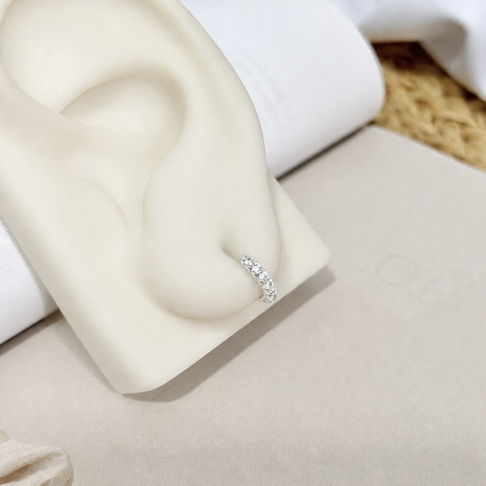 BRINCO ARGOLA FINA MICRO ZIRCONIA - 1CM