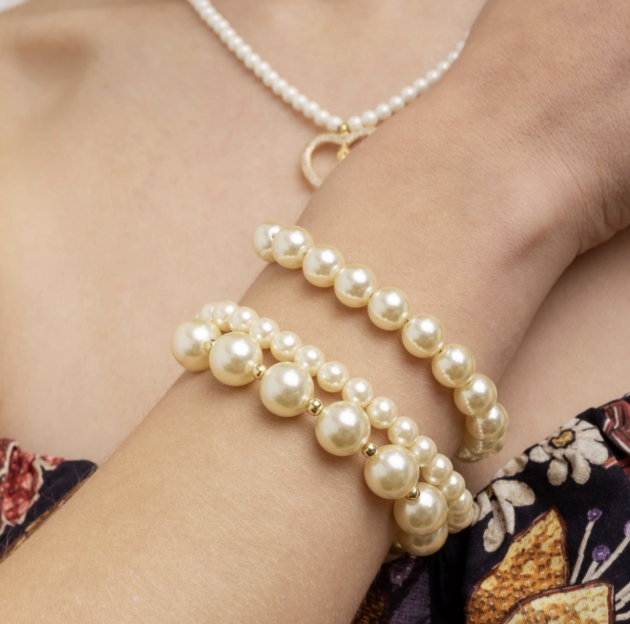PULSEIRA PÉROLAS GRAVATA