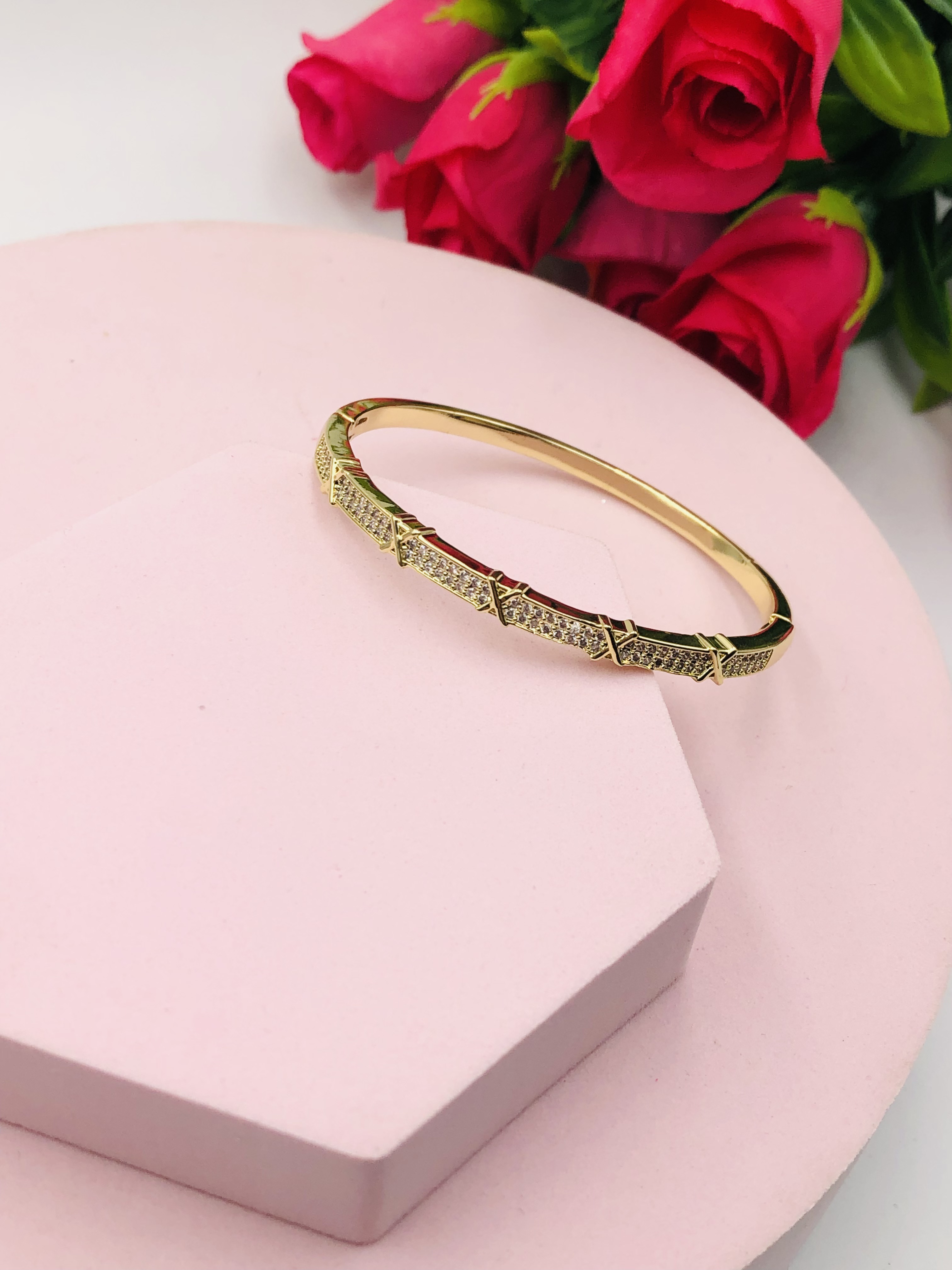 Bracelete Cravejado Inspiração de Alta Joalheria