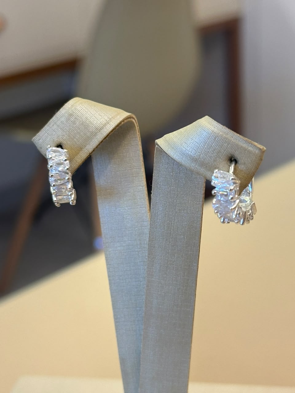 ARGOLA PRATA ZIRCÔNIAS GOTAS