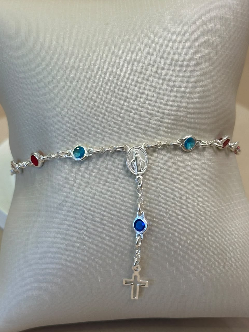 PULSEIRA PRATA TERÇO NOSSA SENHORA DAS GRAÇAS COM ZIRCÔNIAS COLORIDAS