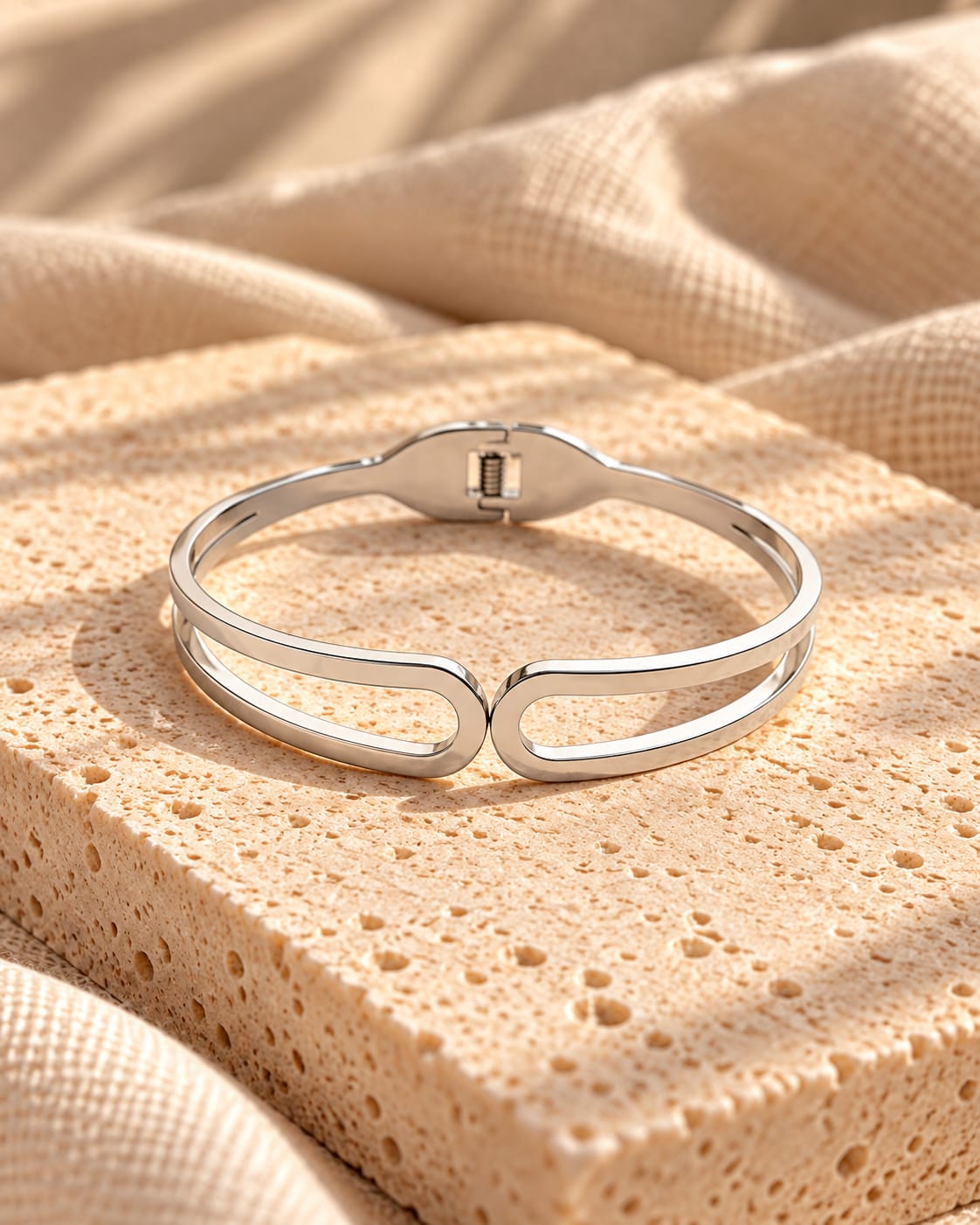 Bracelete Vazado em Aço Inox