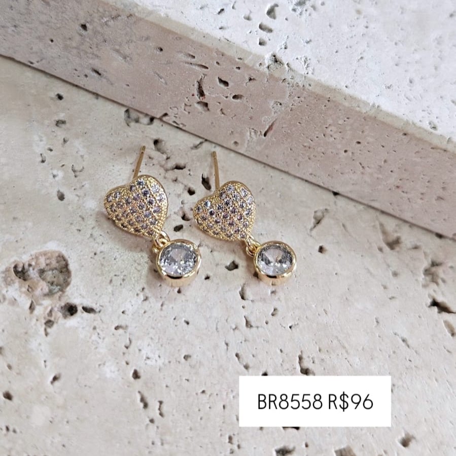 Brinco Coração Cravejado com Zirconia Pendurada