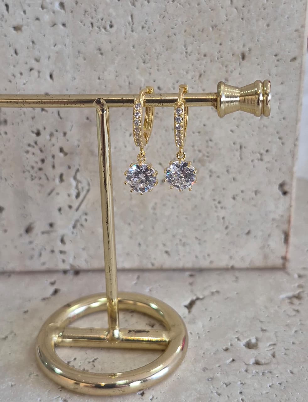 Brinco Argola Zirconia Redonda Base Cravejada