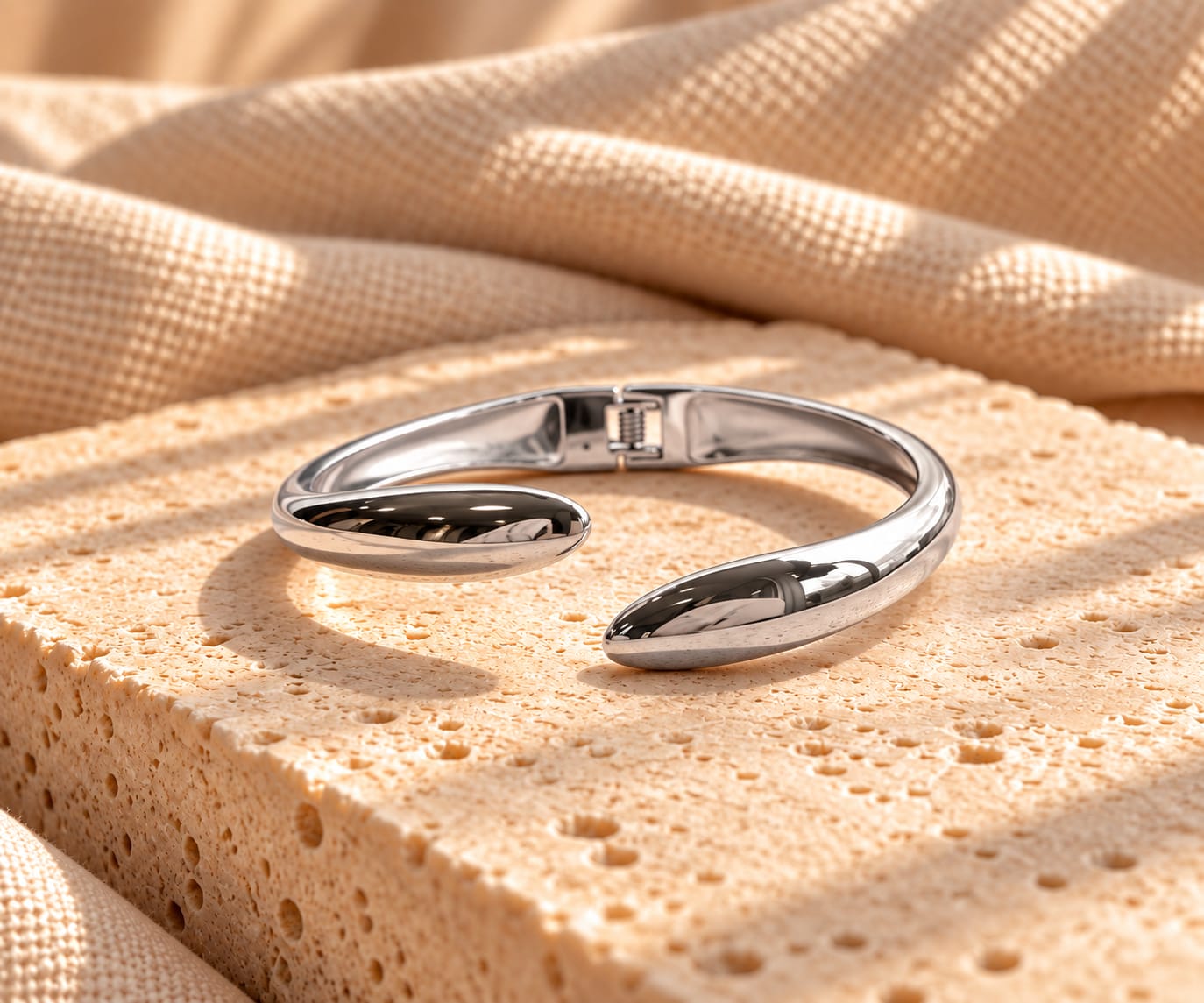 Bracelete Gota Aberto em Aço Inox