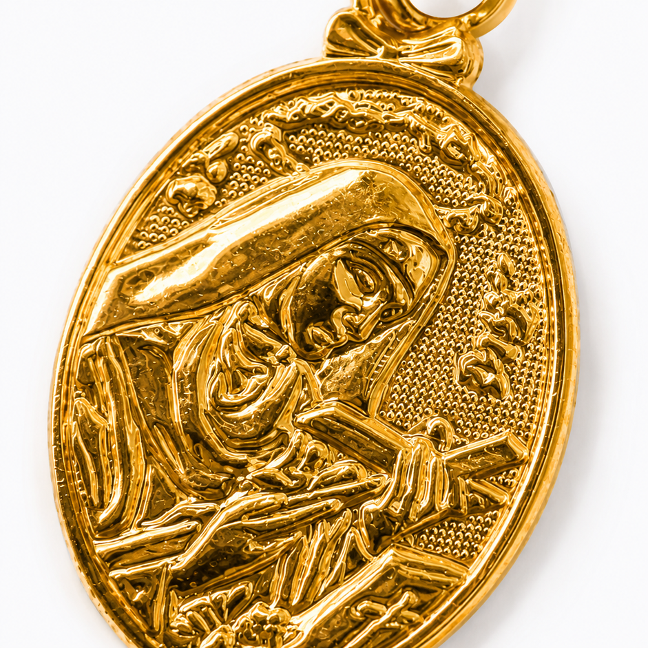 Pingente Santa Rita de Cássia Banhado a Ouro 18k - 1,5 cm