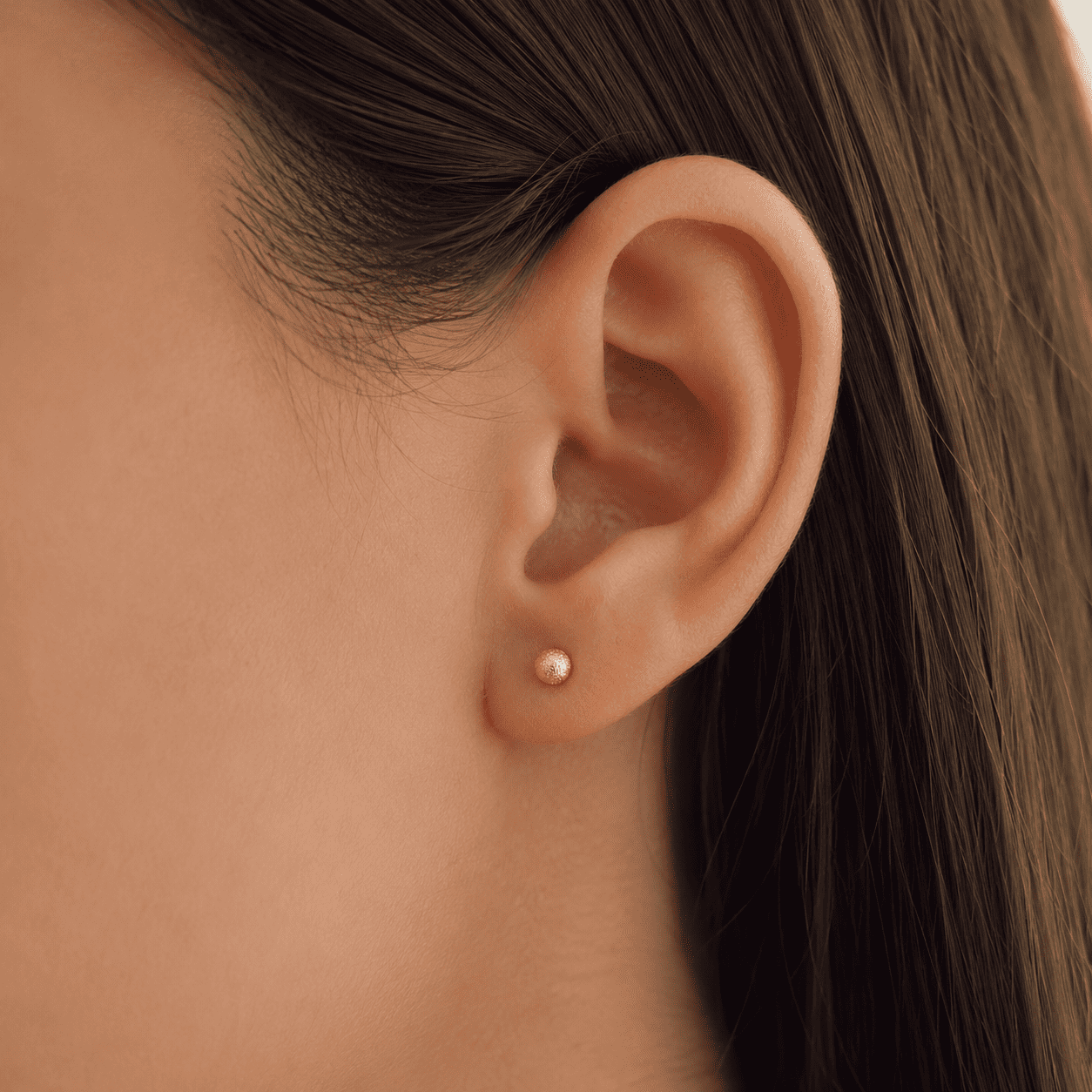Brinco Bola Fosca Banhado a Ouro 18k - 5mm