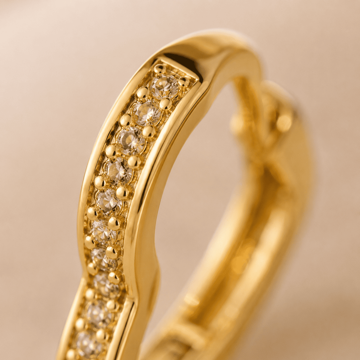 Brinco Argola Coração Banhado a Ouro 18k com Zircônias - 1,6cm