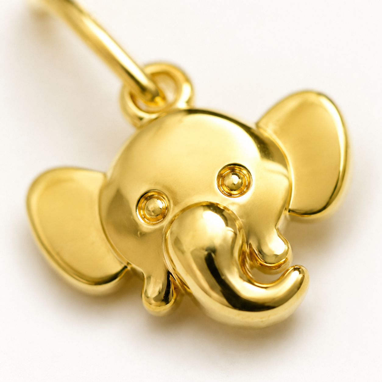 Pingente Elefante Banhado a ouro 18k - 8 mm