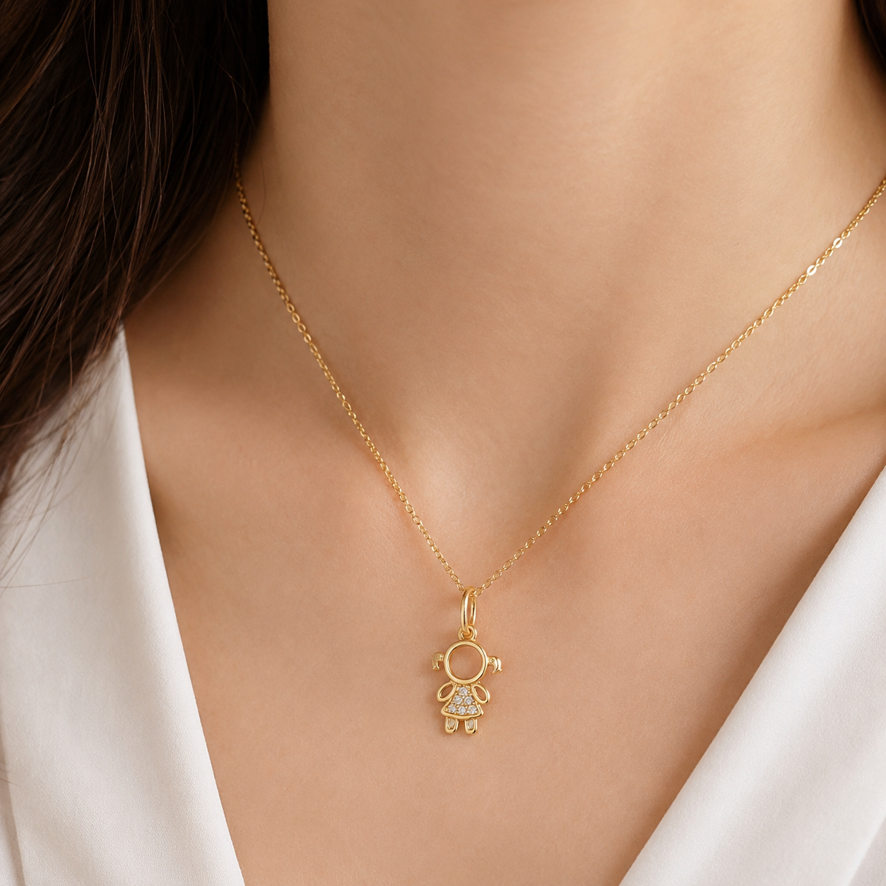 Pingente Vazado Menina Banhado a Ouro 18k com Zircônias - 1cm