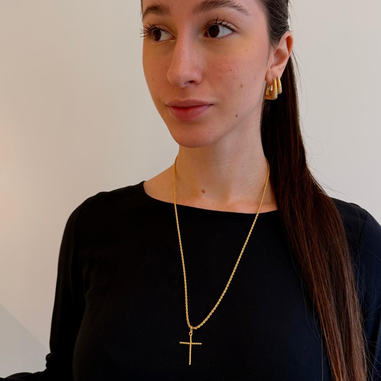 Pingente Cruz Banhado a Ouro 18K Crucifixo Torcido
