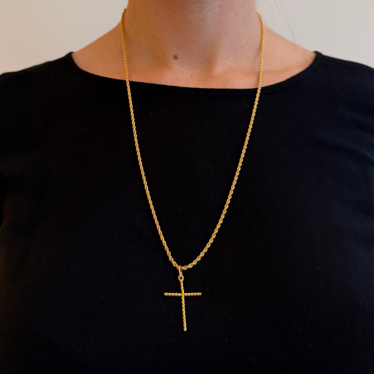 Pingente Cruz Banhado a Ouro 18K Crucifixo Torcido
