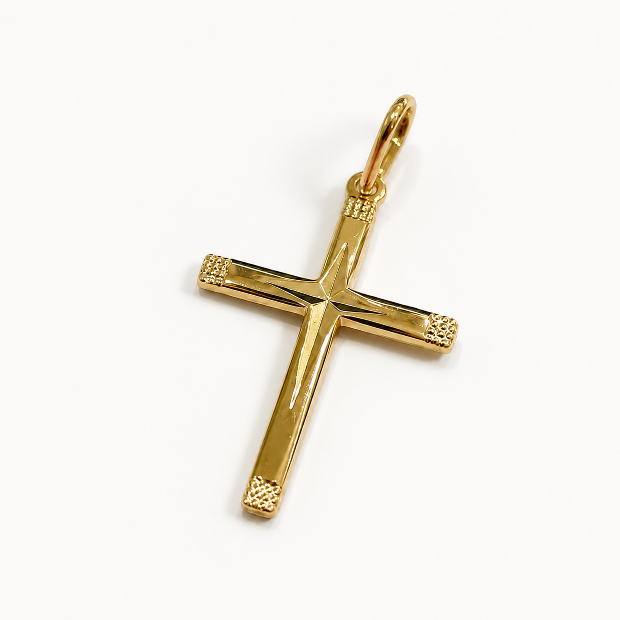 Pingente Cruz Crucifixo Trabalhado Banhado a Ouro 18k - 2,5 cm