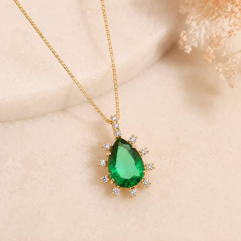Colar Gota Esmeralda Borda com Pedras Banhado a Ouro 18k com Zircônias - 40 cm + 5 cm (Alongador)