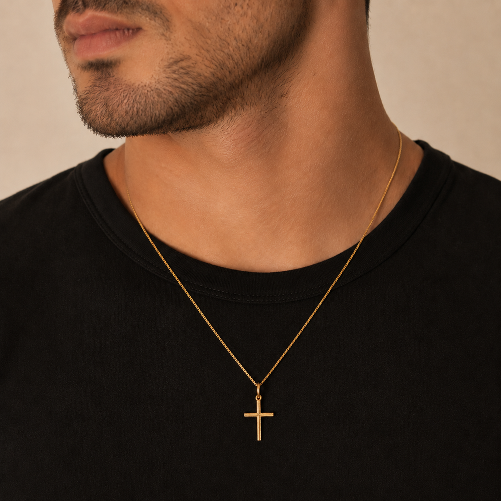 Pingente Cruz Crucifixo Trabalhado Banhado a Ouro 18k - 2,3 cm