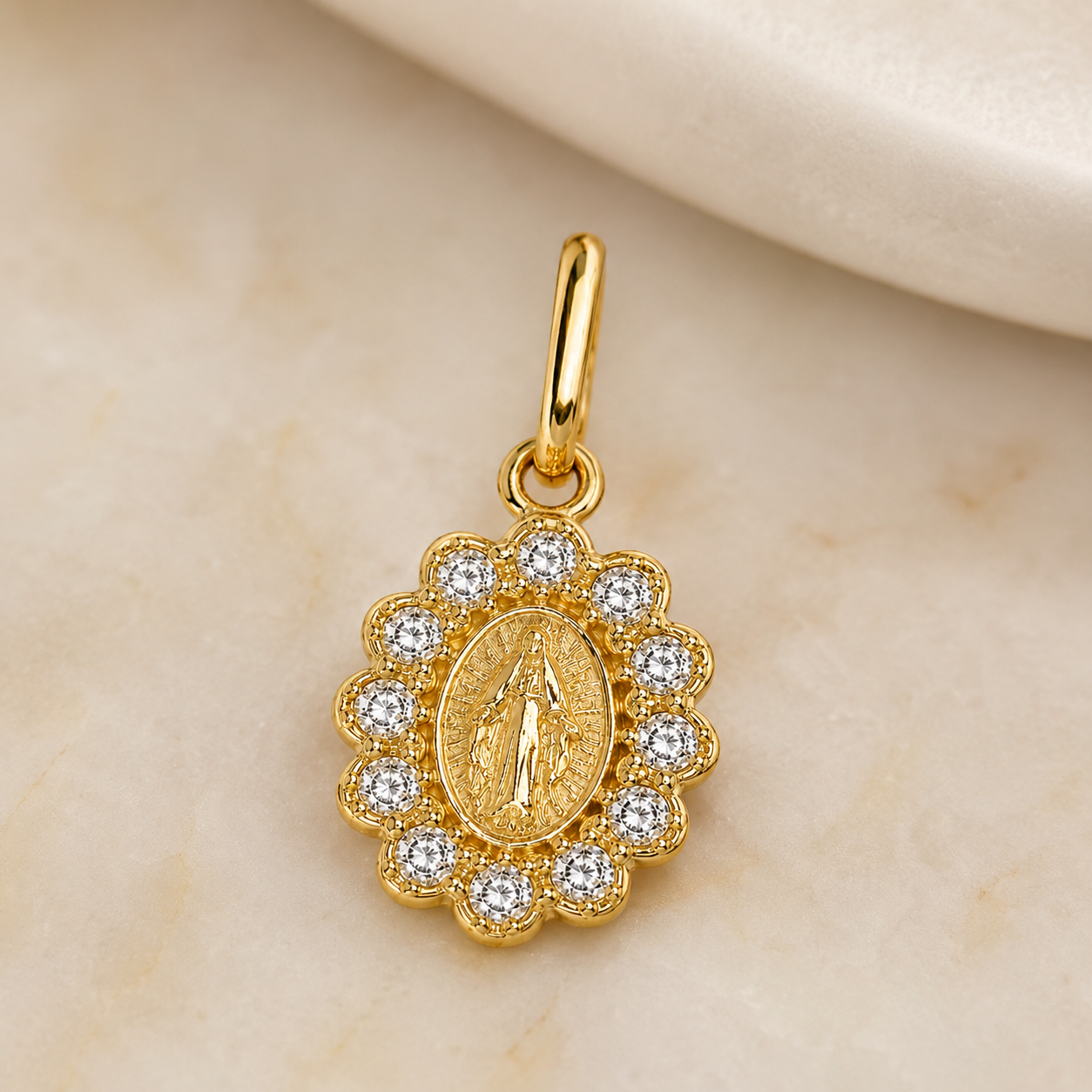 Pingente Nossa Senhora Borda com Pedras Banhada a Ouro 18k com Zircônias -1,5 cm