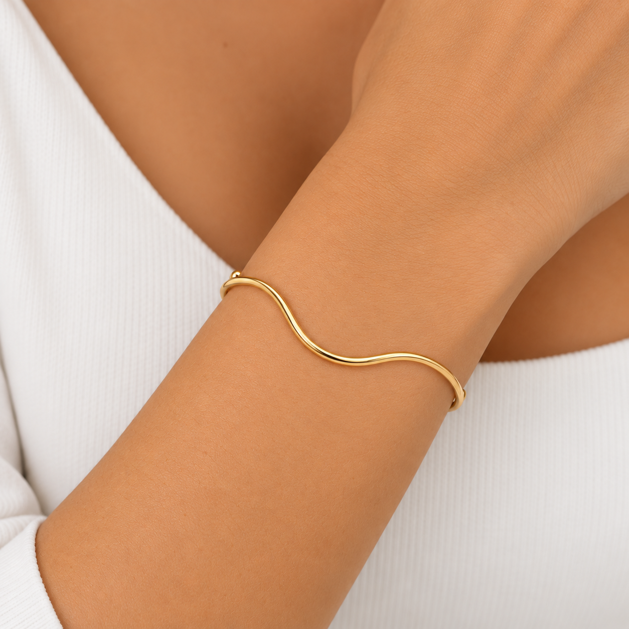 Pulseira Bracelete Ondulado Banhado a Ouro 18k
