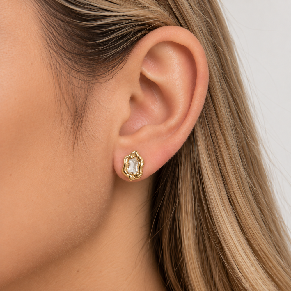 Brinco Orgânico com Pedra Central Banhado a Ouro 18k com Zircônia - 1,1 cm