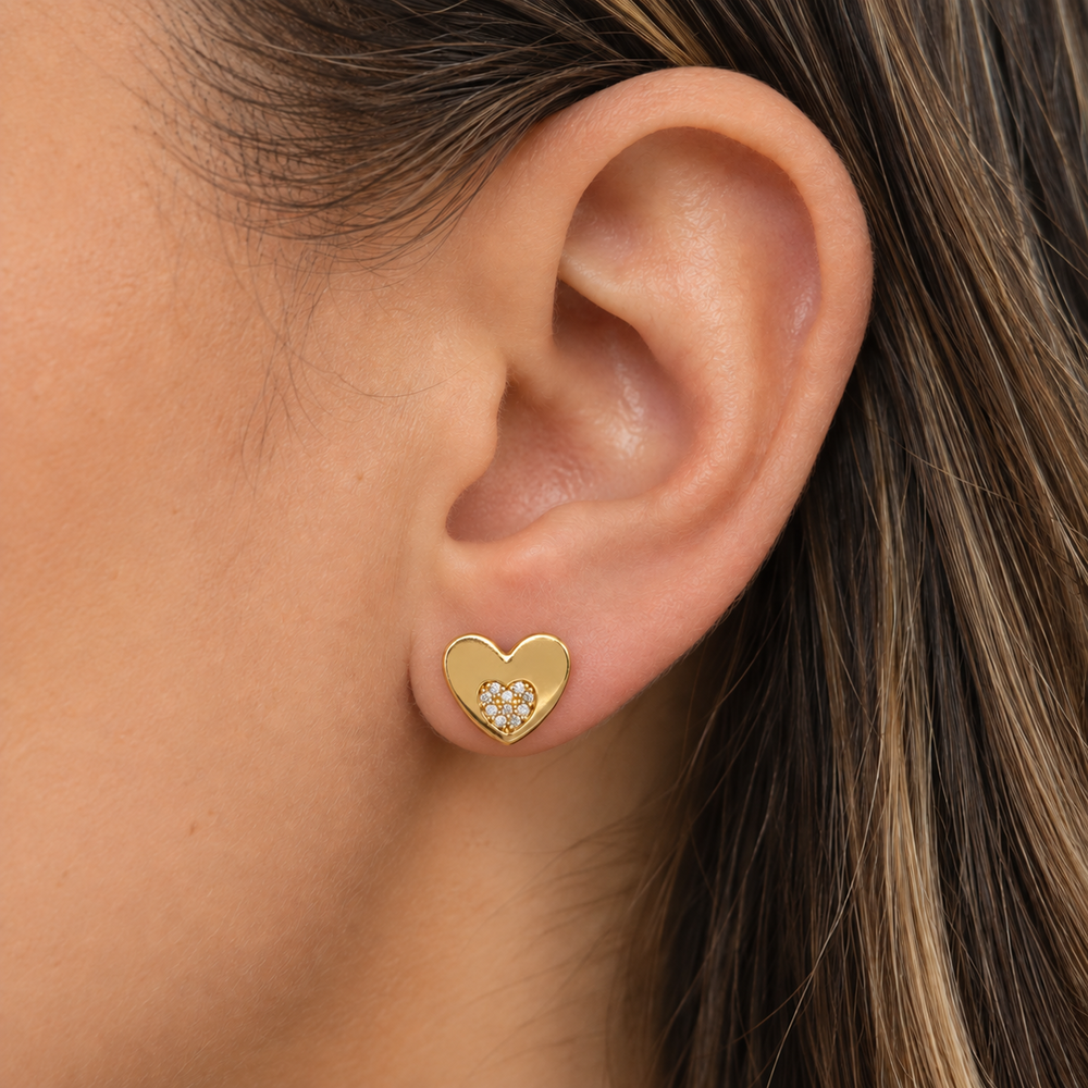 Brinco Coração com Coração em Pedras Banhado a Ouro 18k com Zircônias - 1 cm