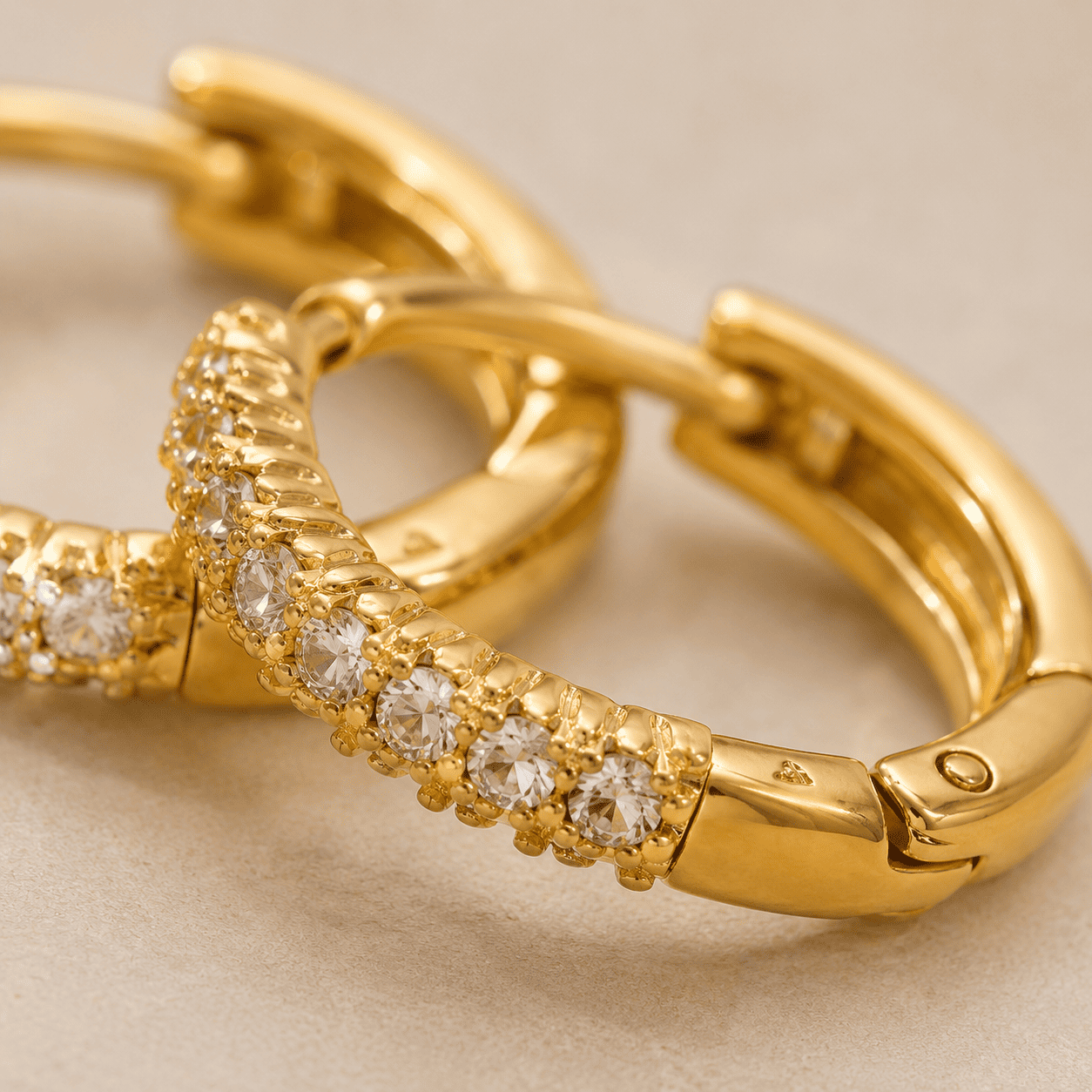 Trio de Brincos Argola Banhado a Ouro 18k com 1 Linha de Zircônias
