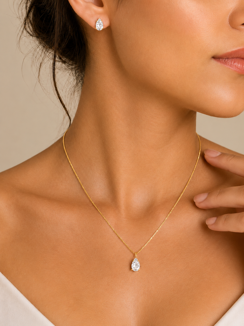Conjunto Ponto de Luz Gota Banhado a Ouro 18k com Zircônias - 8 mm