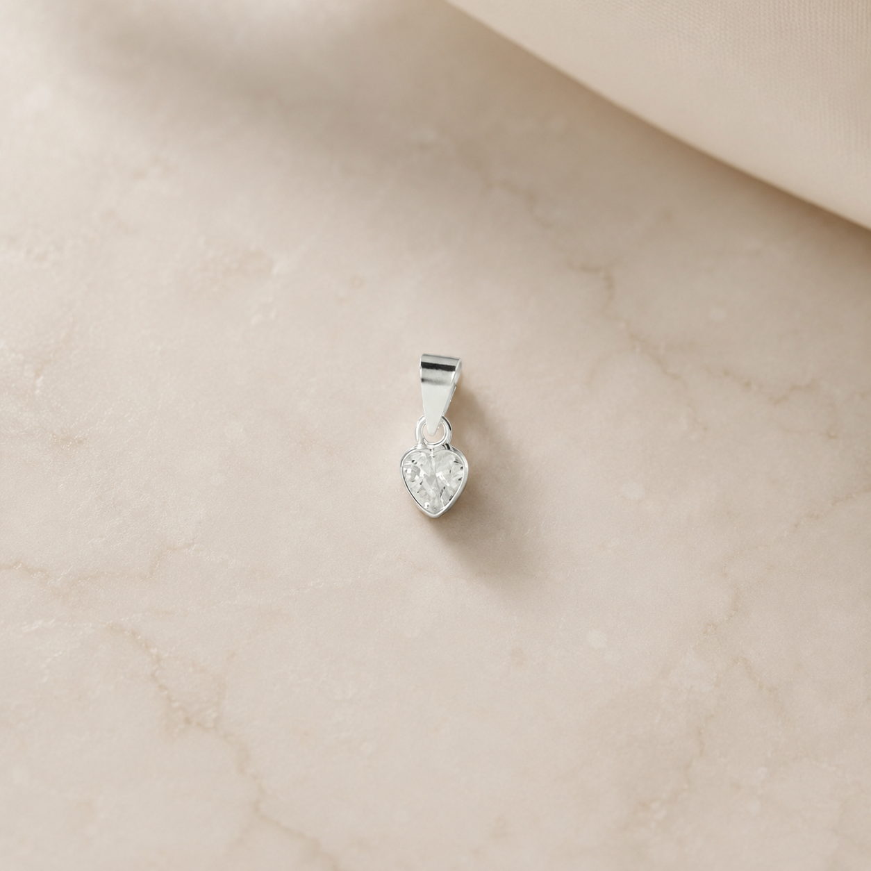 Pingente Ponto de Luz Coração Prata 925 com Zircônia Cristal - 5mm