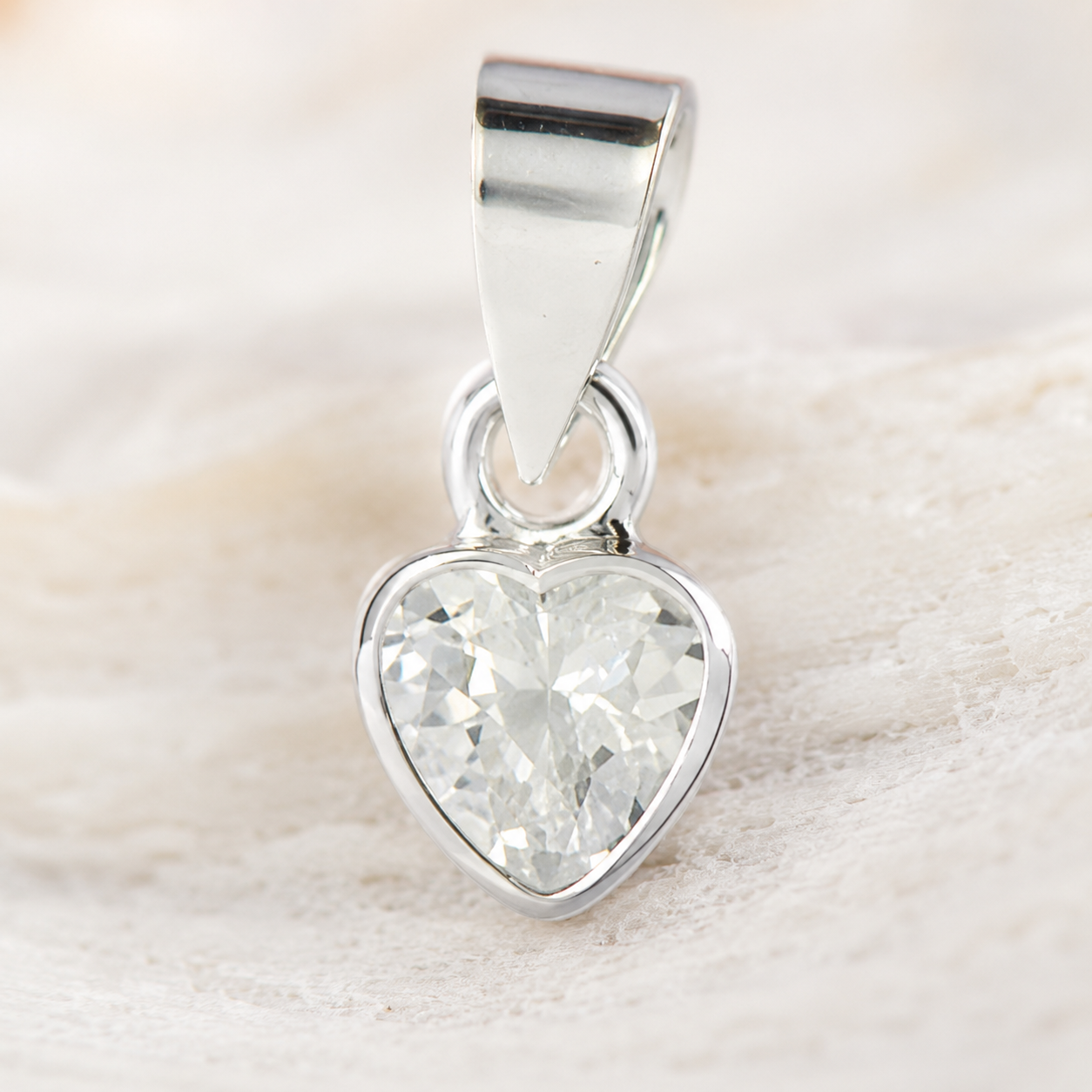 Pingente Ponto de Luz Coração Prata 925 com Zircônia Cristal - 5mm