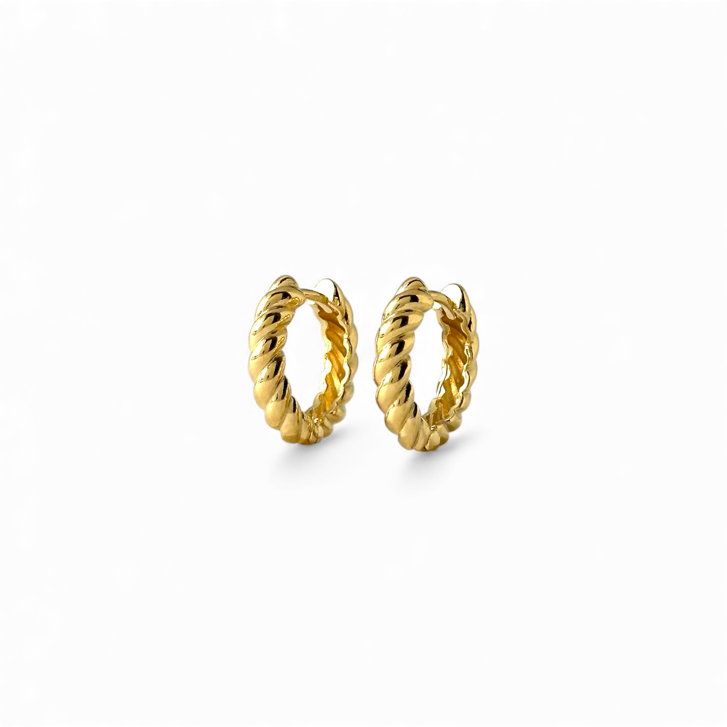 Brinco Argola Torcida Banhado a Ouro 18k